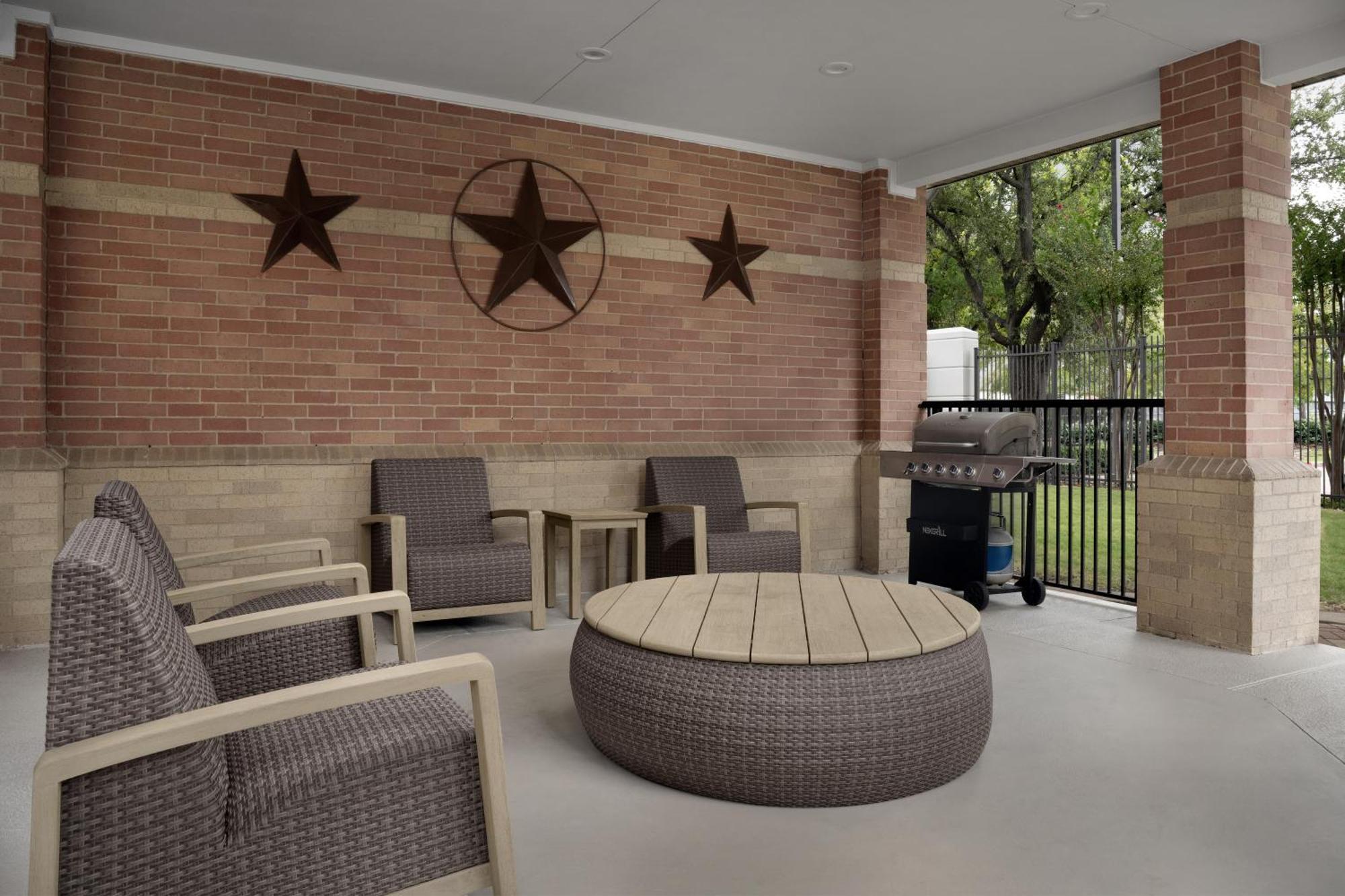 Courtyard Dallas Addison Quorum Drive Exterior photo