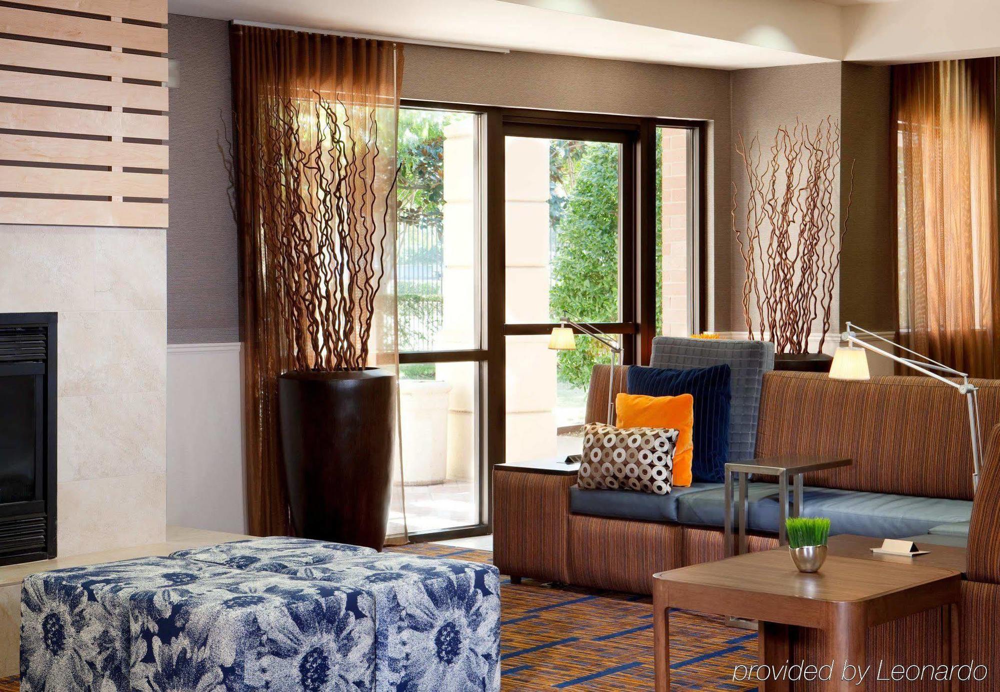 Courtyard Dallas Addison Quorum Drive Exterior photo